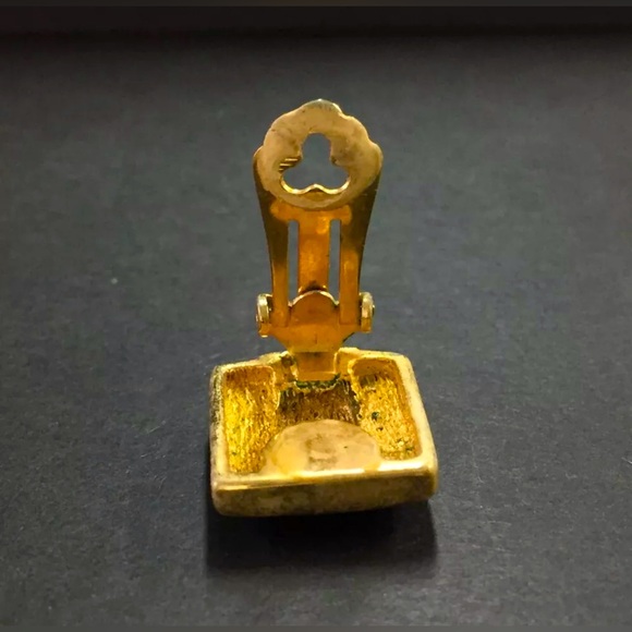 AUTH VINTAGE CHRISTIAN DIOR CD RHINESTONES CRYSTAL CLIP ON EARRINGS JEWELRY GOLD - Picture 6 of 7